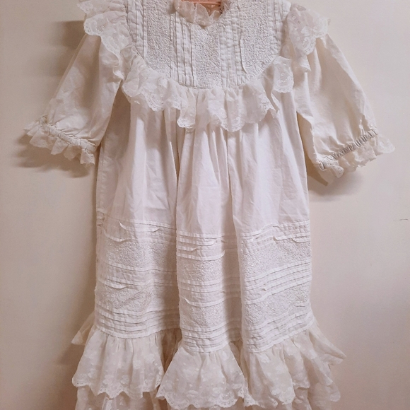 Beautiful Vintage 100% Linen & Lace Dress - Picture 2 of 6